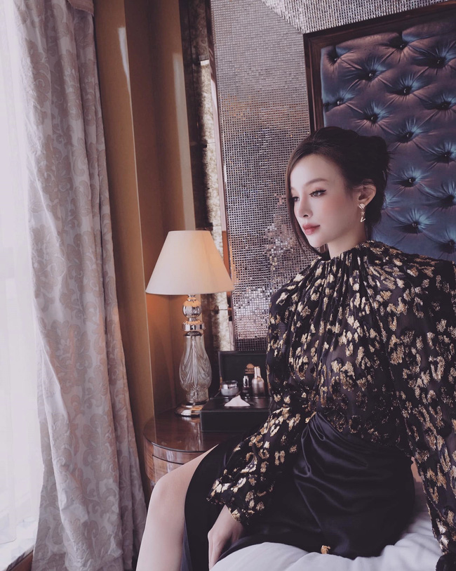 Huyền Baby khoe căn biệt thự xa hoa gần trăm tỷ sắp hoàn thiện, hé lộ một góc phòng thay đồ hoành tráng như showroom đồ hiệu-6