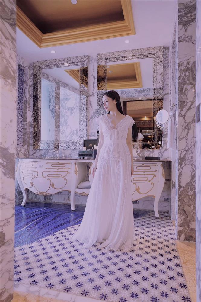 Huyền Baby khoe căn biệt thự xa hoa gần trăm tỷ sắp hoàn thiện, hé lộ một góc phòng thay đồ hoành tráng như showroom đồ hiệu-9