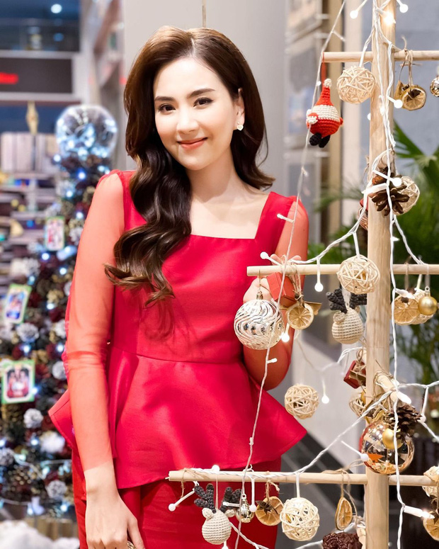 Bùng nổ nhan sắc gái xinh trên MXH đêm Giáng sinh, ai cũng tranh slot sống ảo xem mà ghiền-13