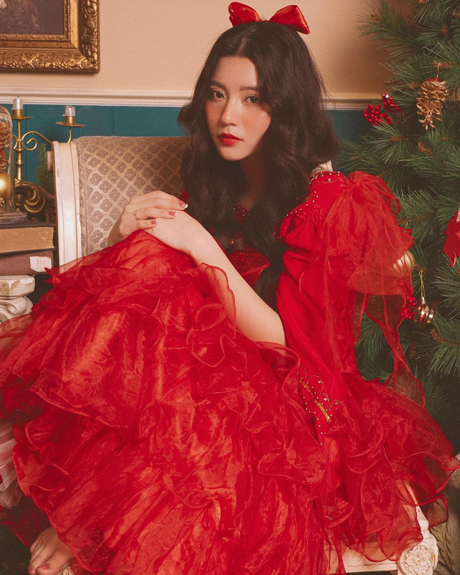 Bùng nổ nhan sắc gái xinh trên MXH đêm Giáng sinh, ai cũng tranh slot sống ảo xem mà ghiền-2