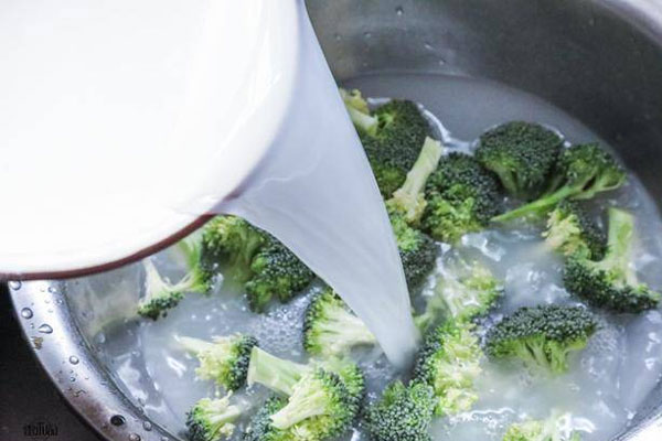Súp lơ chỉ rửa với nước là sai, phải thêm bước nữa mới sạch và an toàn-1