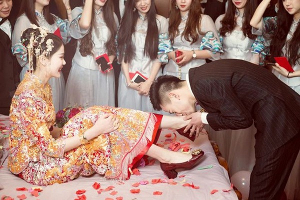 Hạnh phúc lạ lùng của mối hôn sự hai bên cùng cưới - trào lưu kết hôn mà chẳng khác gì ly hôn của giới trẻ Trung Quốc-1