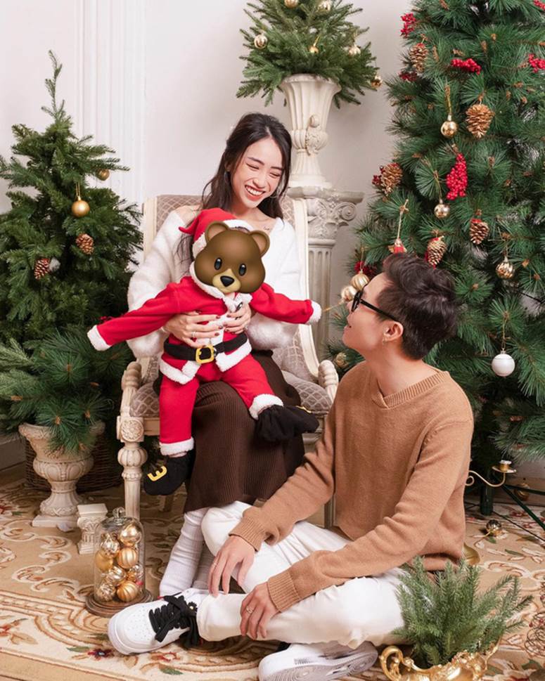 Loạt hot couple khiến Instagram ngập lụt cảnh hôn hít, Giáng sinh mà tưởng đâu là Valentine luôn đó!-1