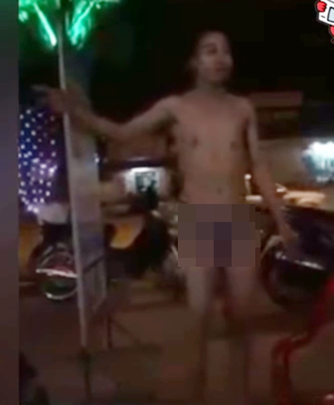 Nam thanh niên mặc quần lót chạy ra cửa nhà nghỉ, ngơ ngác tìm bạn gái bỏ trốn cùng bộ quần áo-2