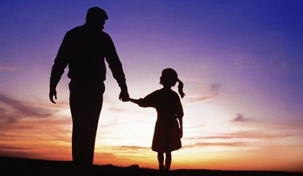 Xúc động câu chuyện bố lần đầu nhắn tin chúc Giáng sinh con gái sau 23 năm chia ly không lời từ biệt-2