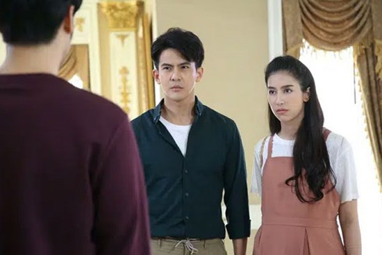 Biết em rể đang cầm cuốn sổ đỏ của bố mà không ai dám đòi lại, buộc tôi phải mở miệng, nào ngờ phản tác dụng