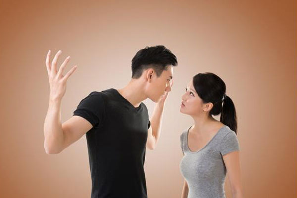 Chồng lẳng lặng dắt xe khỏi nhà, để mặc vợ và bồ nhí tâm sự-2