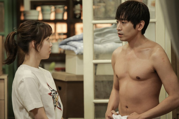 Phụ nữ hiểu được những khao khát cháy bỏng này của đàn ông, giống như có bùa yêu trong tay khiến chàng cả đời chung thủy-4