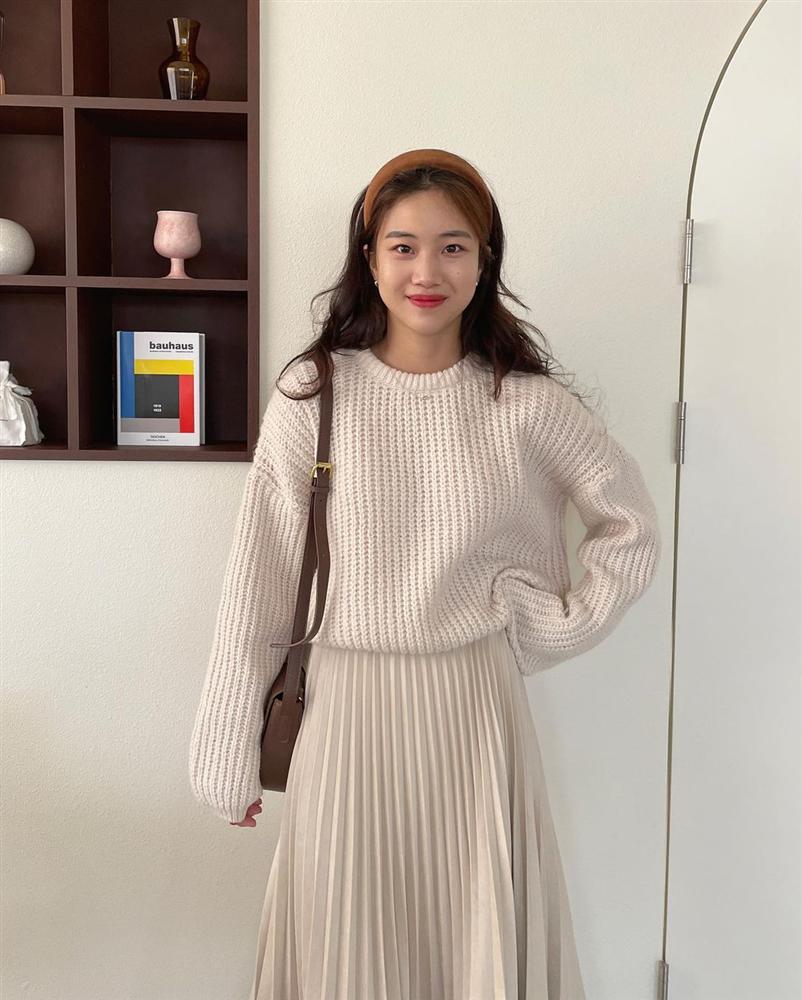 Chị em lên đồ xoay quanh 5 gam màu này thì set nào set nấy đều tây và sang hết cỡ, dẫu toàn diện items rẻ tiền-16