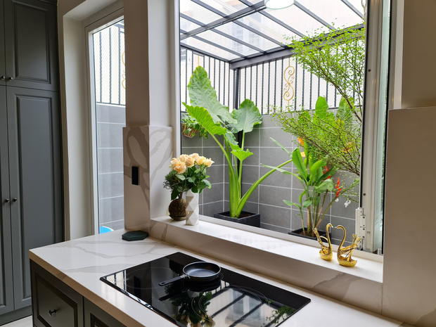 Vợ chồng trẻ đi từ Nam ra Bắc chọn đồ decor, có được ngôi nhà tân cổ điển đẹp mê ly và sang chảnh từng cm-14