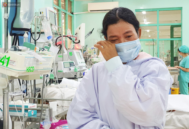 Người mẹ có con trai 4 tuổi bị đâm xuyên mắt, xuất huyết não: Cha mới chết 4 tháng, giờ con làm sao em không sống nổi-6