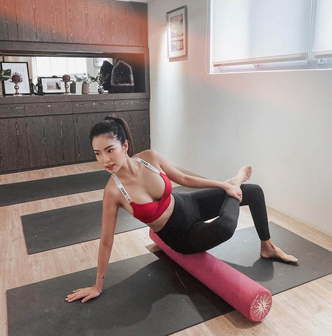 Bạn gái mới của chồng cũ Châu Tấn: Kém Châu Tấn gần 20 tuổi, sở hữu thân hình gợi cảm với vòng 1 bốc lửa-8