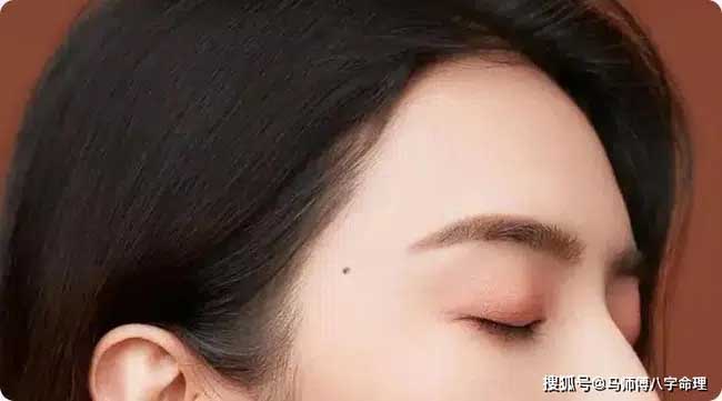 Nữ nhân sở hữu nốt ruồi ở vị trí này, trời sinh có tính kiên cường mạnh mẽ, cuộc sống khó khăn mấy cũng không sợ, cuối năm 2020 may mắn-2