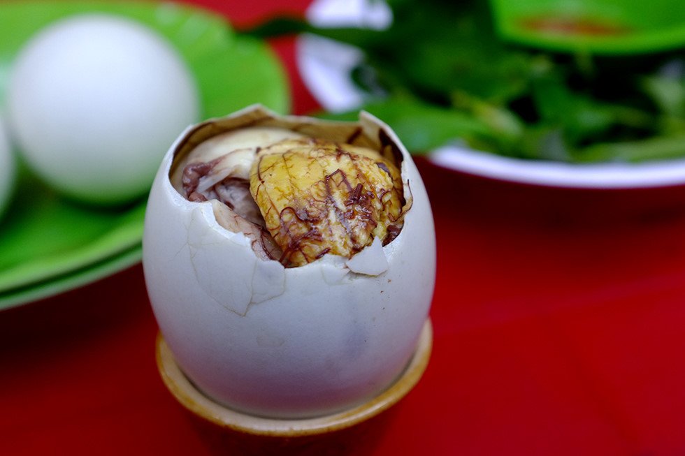 Ăn trứng vịt lộn tẩm bổ trong mùa đông đừng phạm phải 3 sai lầm này kẻo hại gan, thận và khiến bệnh thêm nặng-4