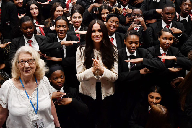 Nhìn lại năm 2020 dứt áo ra đi của nhà Meghan Markle: Bị không ít người chỉ trích, quay lưng, nhưng gặt hái không ít thành công-3
