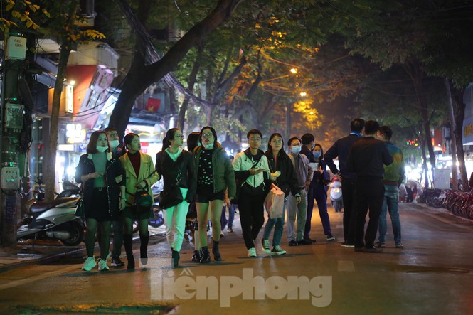 Hà Nội chính thức mở rộng không gian đi bộ trong phố cổ-6