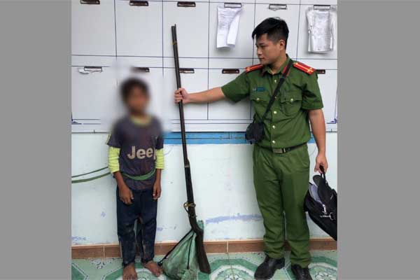 Vụ gia đình 3 người bị bắn khi đang ăn cơm: Hung thủ cao chưa bằng khẩu súng-3