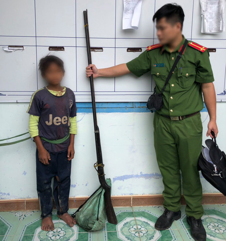 Vụ gia đình 3 người bị bắn khi đang ăn cơm: Hung thủ cao chưa bằng khẩu súng-1