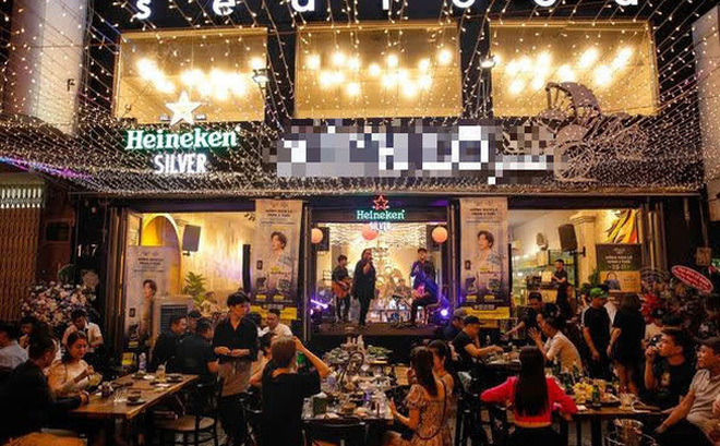 Khách hàng tố quán ăn Sài Gòn chém đẹp dịp Noel: Tiền ăn 4,8 triệu đồng, phụ thu gần 1 triệu, thuế VAT 10% tính trên tổng hóa đơn đã có phụ thu-1