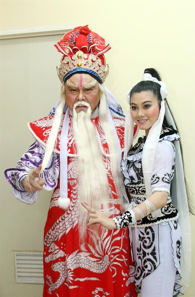 Điểm danh 4 gia đình nghệ thuật nổi tiếng miền Nam-8