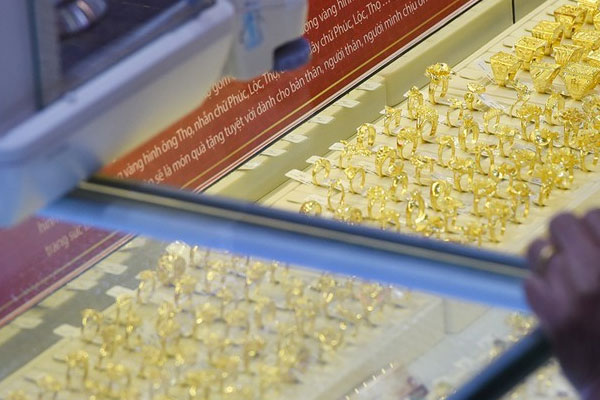 Giá vàng hôm nay 30/12: Donald Trump gây bất ngờ, vàng quay đầu giảm giá-2