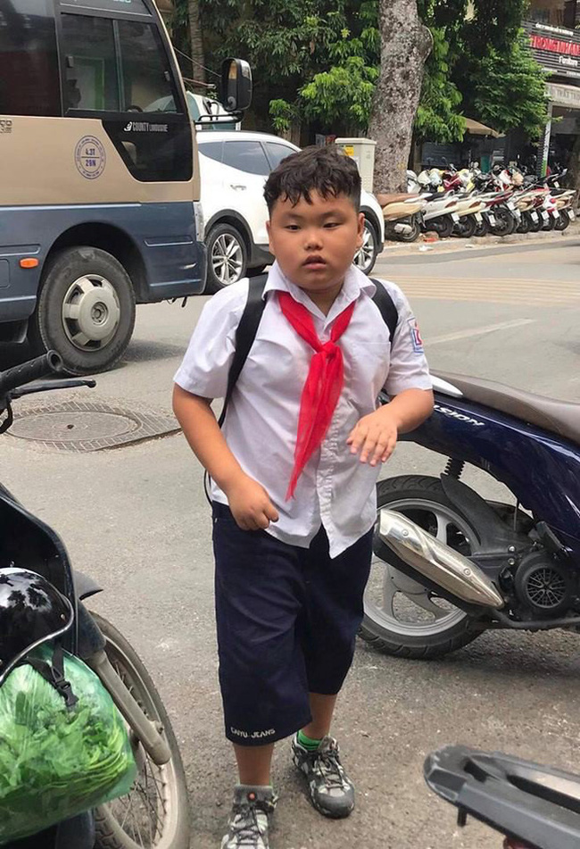 Chùm ảnh đi học các năm của Bi Béo nhà Xuân Bắc: Cậu nhóc ngày càng lớn khôn, nhìn biểu cảm khuôn mặt là thấy độ lầy lội tăng vọt-5