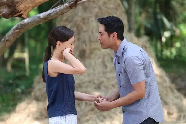 10 ngày trước đám cưới, tình cũ của vợ đến gặp rồi ghé tai thủ thỉ bí mật gây sốc-3