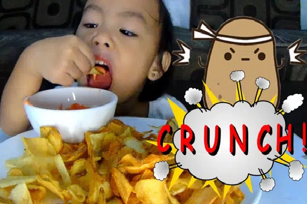 2 sự thật khiến bố mẹ nào cũng giật mình về hành vi ăn uống của trẻ, 1 miếng bim bim có thể phải đánh đổi sức khỏe cả đời con-1