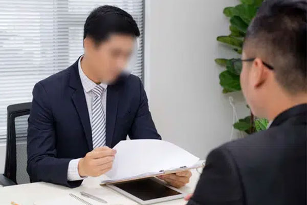 Nam sinh đi xin việc ăn nói xấc láo, không thèm chào hỏi, bị nhà tuyển dụng cho màn dạy đời đi vào lòng người-2