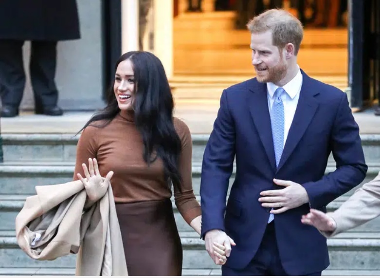 Nhà Meghan Markle sắp quay trở lại hoàng gia Anh với mong muốn kéo dài thời gian hưởng lợi nhưng muối mặt khi nhận phản ứng gay gắt từ dư luận-2