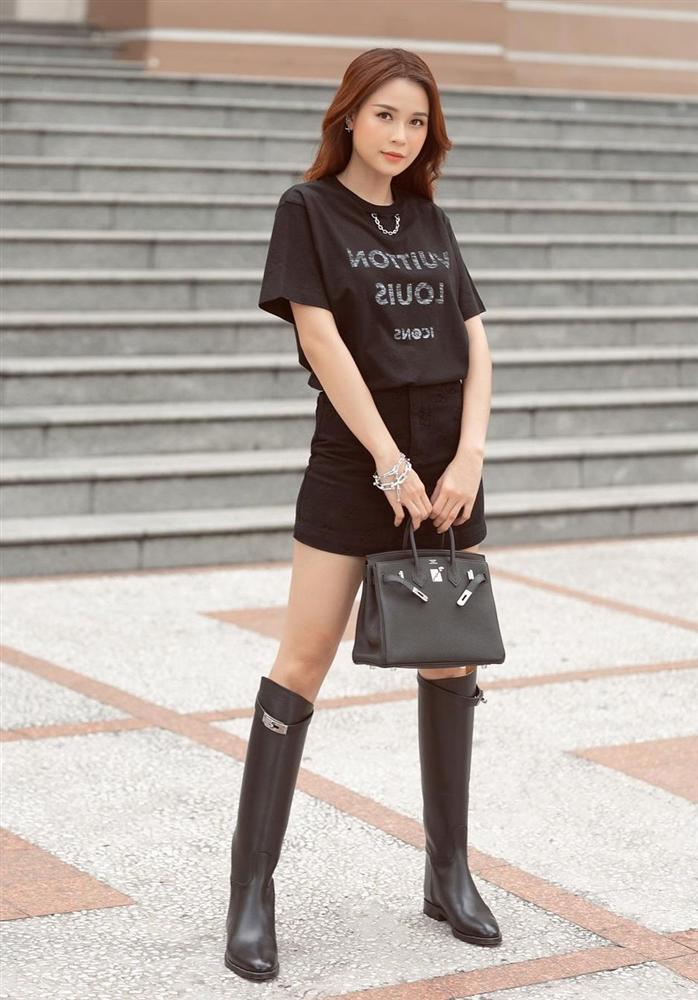 Đây là 4 mẫu chân váy tủ của các mỹ nhân Việt, chị em sắm theo thì sẽ mặc đẹp và sang mọi lúc mọi nơi-11