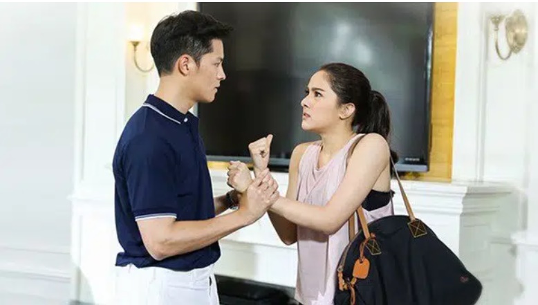 Đuổi vợ ra khỏi nhà để kết hôn với nhân tình, nhưng ngay giữa đám cưới, chính cung gửi đến một món quà khiến anh sợ hãi hủy hôn-1