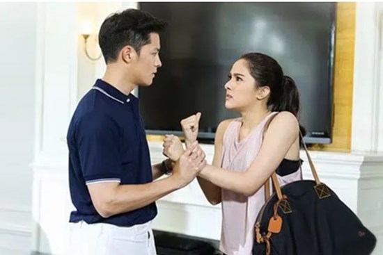 Đuổi vợ ra khỏi nhà để kết hôn với nhân tình, nhưng ngay giữa đám cưới, 