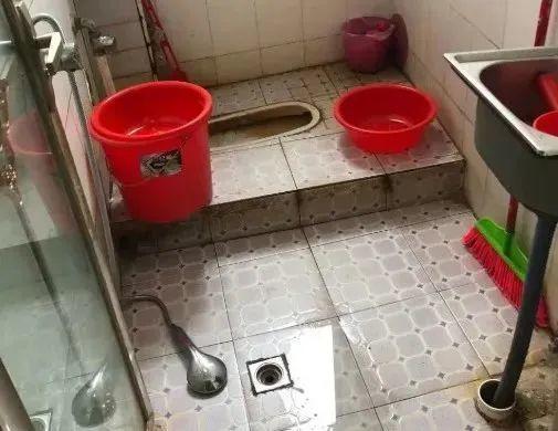 4 mẹ con bỗng nhiên đột tử, thủ phạm giết người có thể nằm ngay trong phòng tắm của các gia đình mà không biết-2