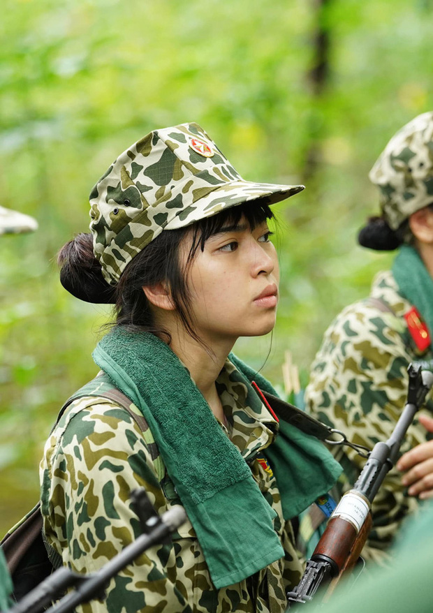 Khánh Vân khoe gia đình siêu lầy lại cưng chiều mình như công chúa, tiết lộ bị thầy giáo cấp 3 cho là học dốt vì... điệu quá-5