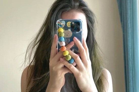 Nữ sinh 18 tuổi bán trứng lấy tiền mua iPhone 12 Pro và sự thật tàn khốc phía sau 