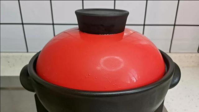 Đừng vội dùng ngay nồi sứ mới mua về, hãy học cách nấu và bảo quản đúng cách để nồi bền và không bị nứt-5