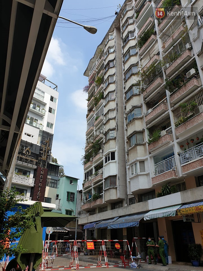 TP.HCM: Phong tỏa chung cư có trường hợp nghi nhiễm Covid-19, liên quan đến BN1440 ở Vĩnh Long-3