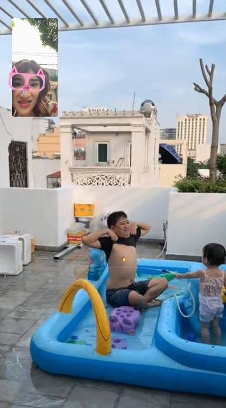 Nhã Phương tiết lộ khoảnh khắc Trường Giang chơi đùa với con gái cực đáng yêu-3