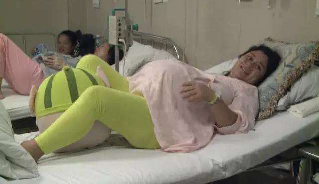 Bà mẹ 46 tình cờ gặp bà ngoại 46, cùng tuổi nhưng khoảng cách cuộc sống không nhỏ-1