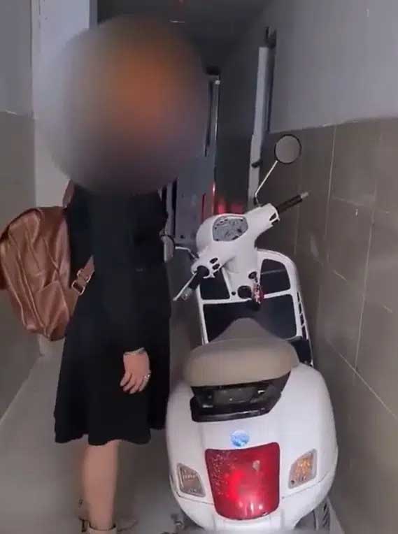 Clip: Uống say tới mức đây là đang ở đâu nhưng vẫn chạy xe gây va chạm rồi bỏ đi, người phụ nữ bị nạn nhân theo về tận nhà bắt xin lỗi-2