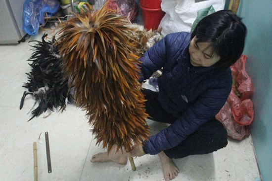 Ngôi làng 'độc nhất vô nhị' ở Thủ đô làm giàu từ… lông gà
