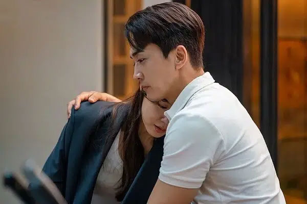 Đuổi vợ về nhà mẹ đẻ xong chồng lại đờ đẫn rồi bật khóc hối hận khi phát hiện bí mật trong chiếc laptop mà vợ để quên-1