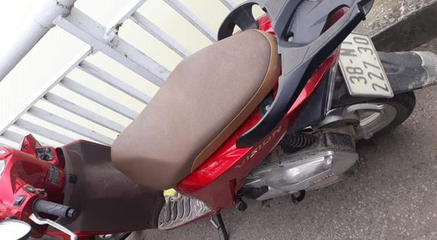 Nghệ An: Mẹ trẻ để lại xe máy, ôm con hơn 1 tuổi nhảy cầu tự tử | Tin tức  Online