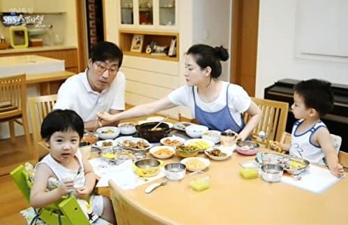 Ngỡ ngàng trước nhan sắc bị thời gian bỏ quên của chồng Lee Young Ae dù gần 70 tuổi-6