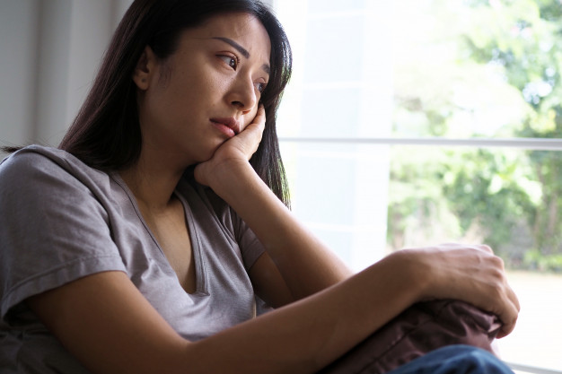 Khách sáo mời chồng cũ ở lại ăn cơm, ngờ đâu anh ngồi ăn lấy ăn để và thốt lên một câu khiến tôi choáng váng-1