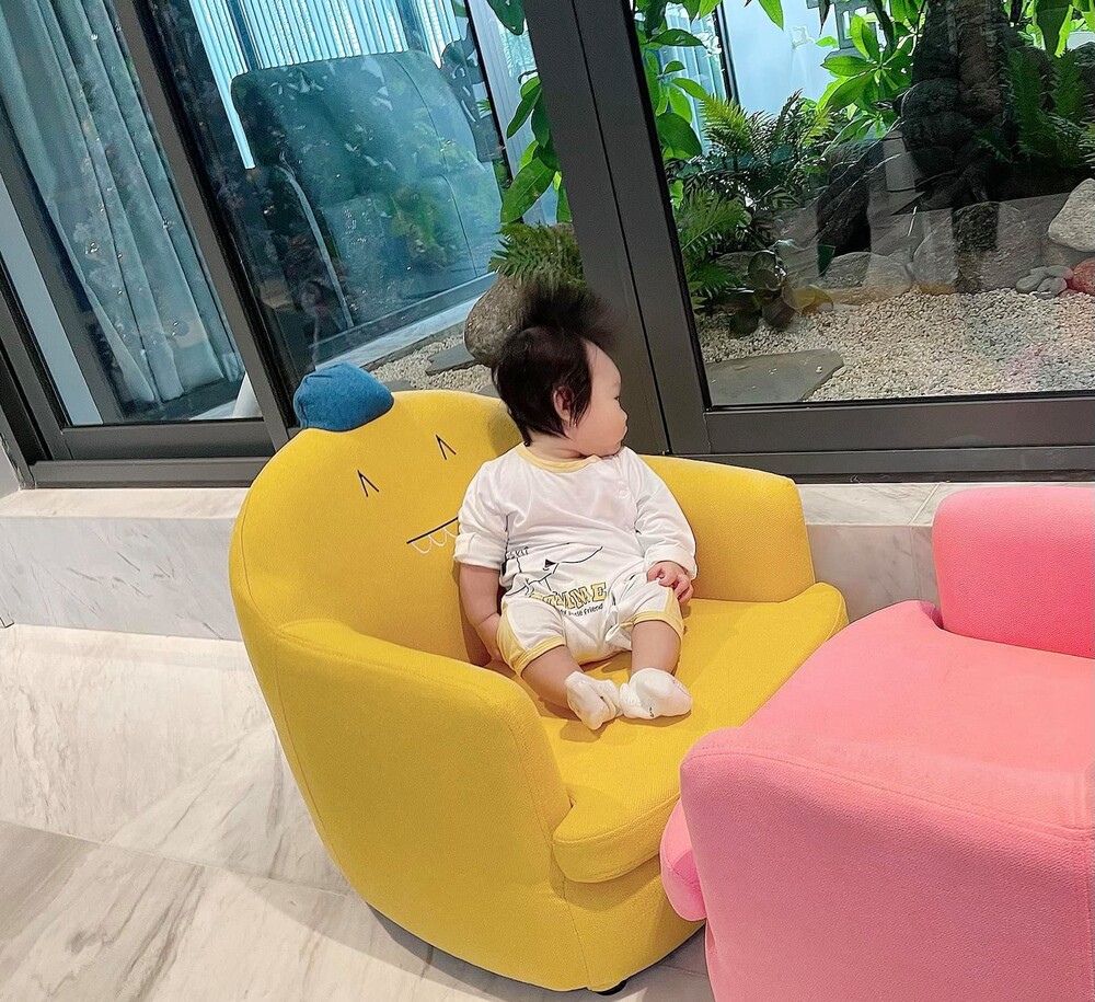 Cường Đô La tập bay cho con gái Suchin trong gara toàn siêu xe-10