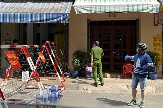 Phong toả 2 địa điểm ở quận 9 vì có ca nghi mắc Covid-19