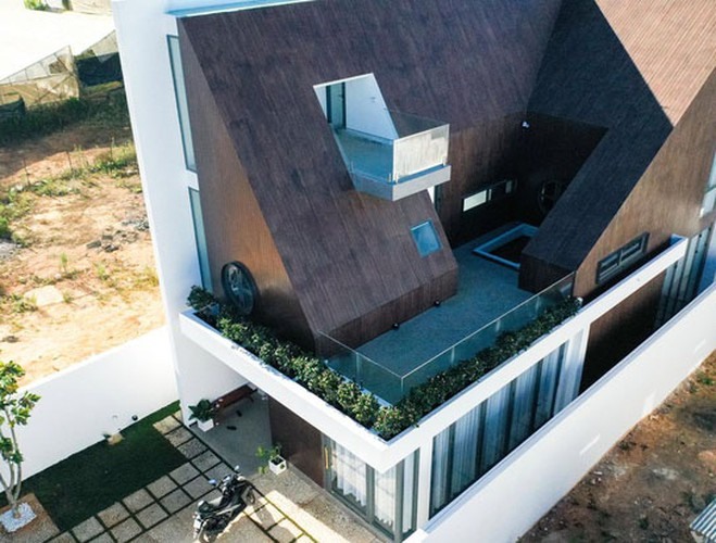Cận cảnh căn biệt thự siêu sang, thiết kế 90% bằng gỗ của Tóc Tiên ở Đà Lạt-2