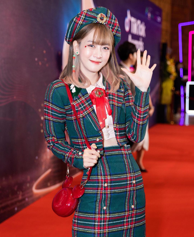 TikToker Lê Bống chung khung hình với Thanh Tâm bắp cần bơ: Thị phi ngang ngửa nhưng nhan sắc ai nhỉnh hơn?-3